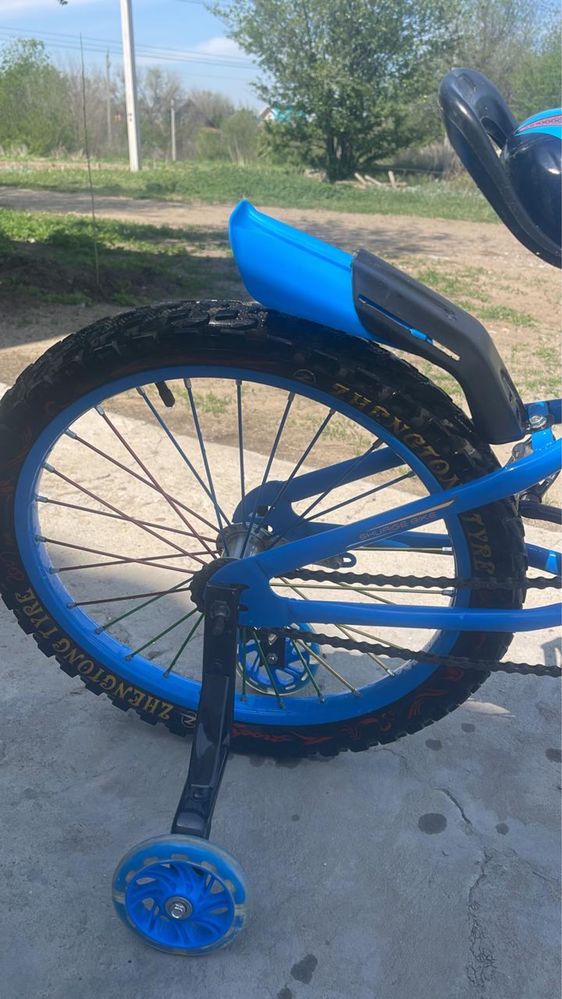 Синий велосипед для детей