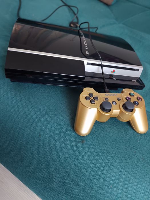 Vând PS 3 și 20 jocuri