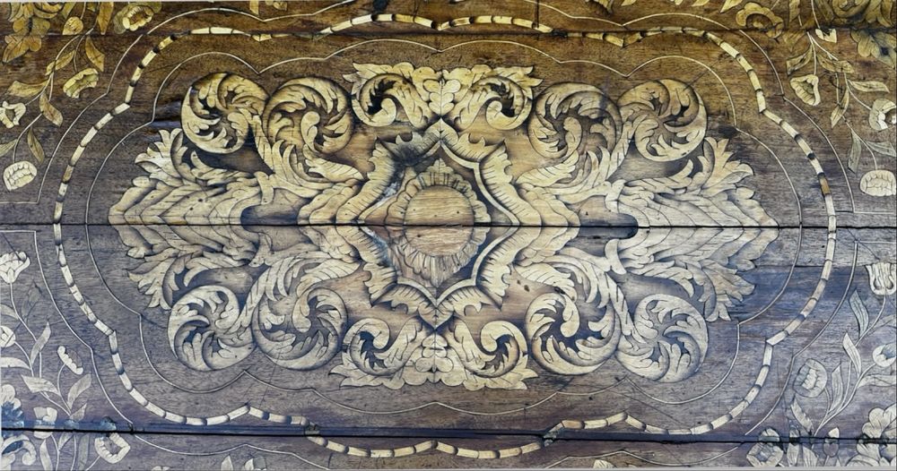 Masa cu intarsie veche perioada 1770