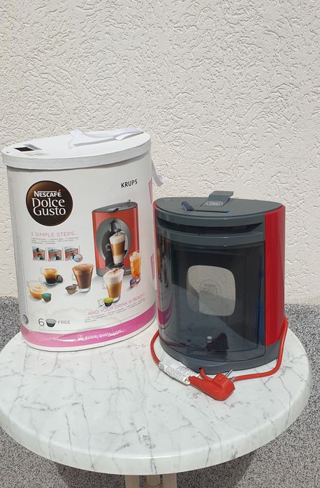 Espressor Nescafé Dolce Gusto Krups – ca nou!