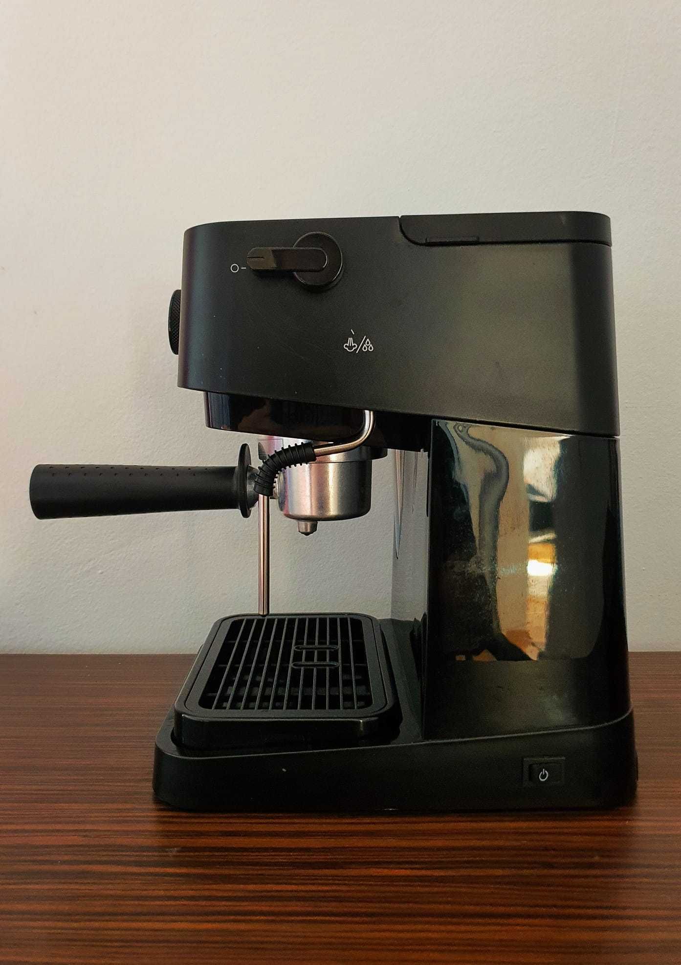 Espressor DeLonghi Stilosa