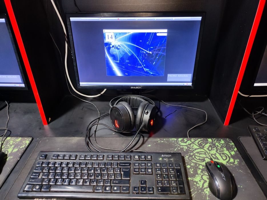 Game club 10ta komplek kompyuter sotiladi