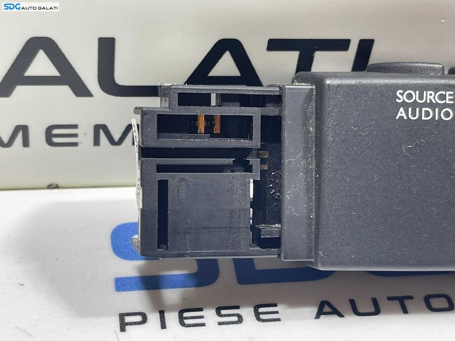 Maneta Comenzi Volan Radio Volum Dacia Sandero 2 2012 - 2018 Cod 8200950420 [B3051]