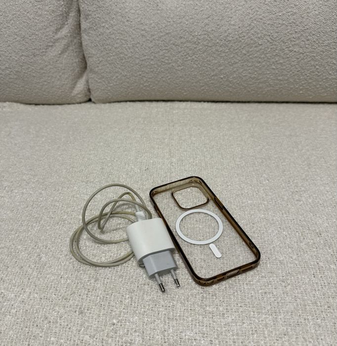 Incarcator si husa iphone 14 Pro