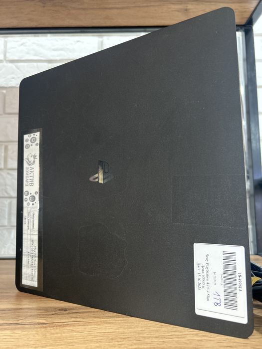 PlayStation 4slim 1tb