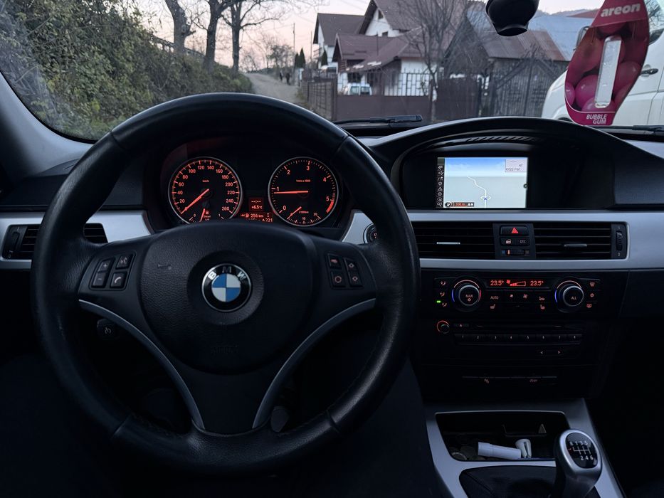 Bmw Series 3 Facelift/Panorama/Full Led/Navi/Klima/2012