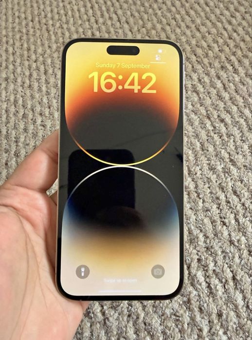 Iphone 14 pro max gold