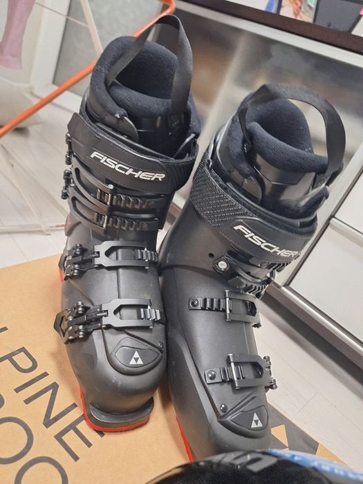 Ски обувки + сак + каска