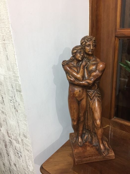 Греческая статуя Адам и Ева