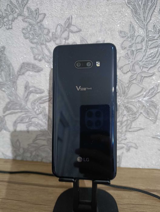 LG V50S ThinQ 5G в хорошем состоянии