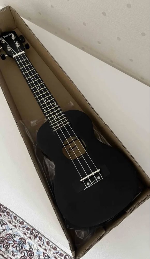 новый укулеле/ мини гитара