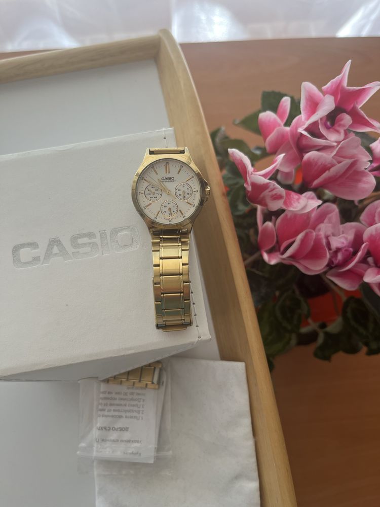 Дамски часовник Casio