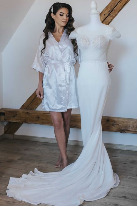 Vând rochie de mireasa tip sirenă Milla Nova+trena detașabilă