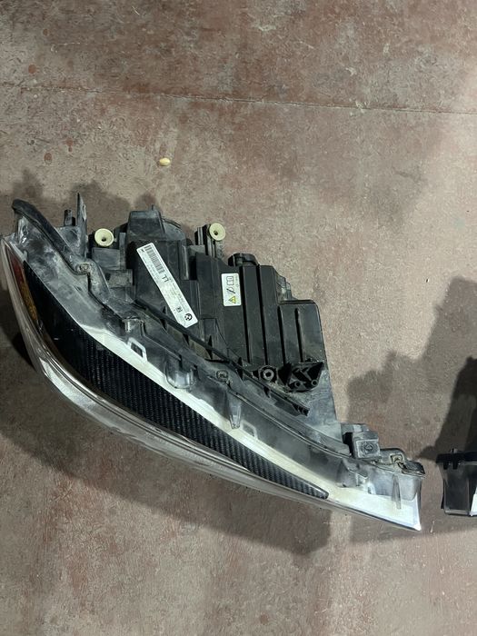 BMW F30 фара ксенон