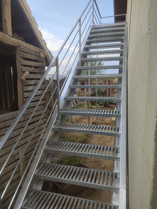 Vindem scări zincate 1