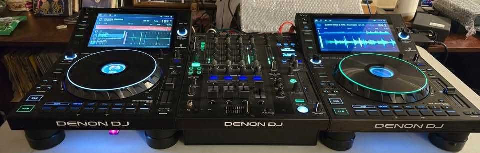Комплект плеъри и миксер DENON SC6000
