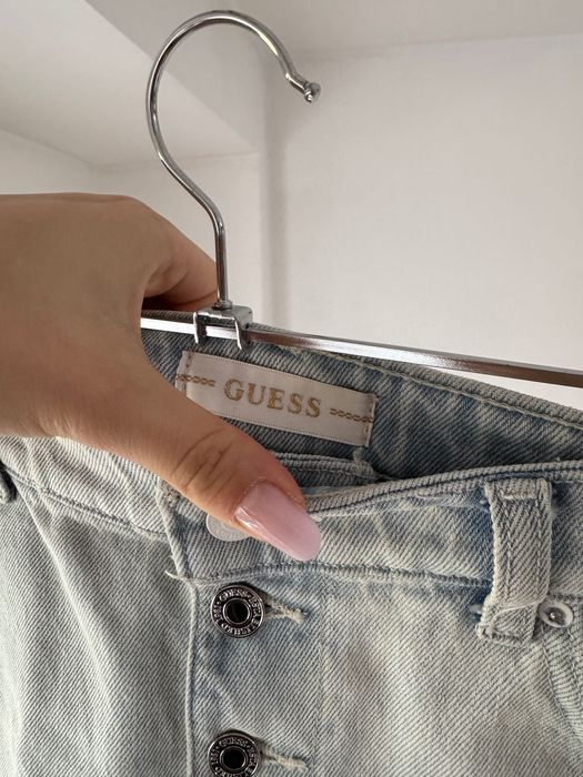 Pantaloni scurți Guess denim