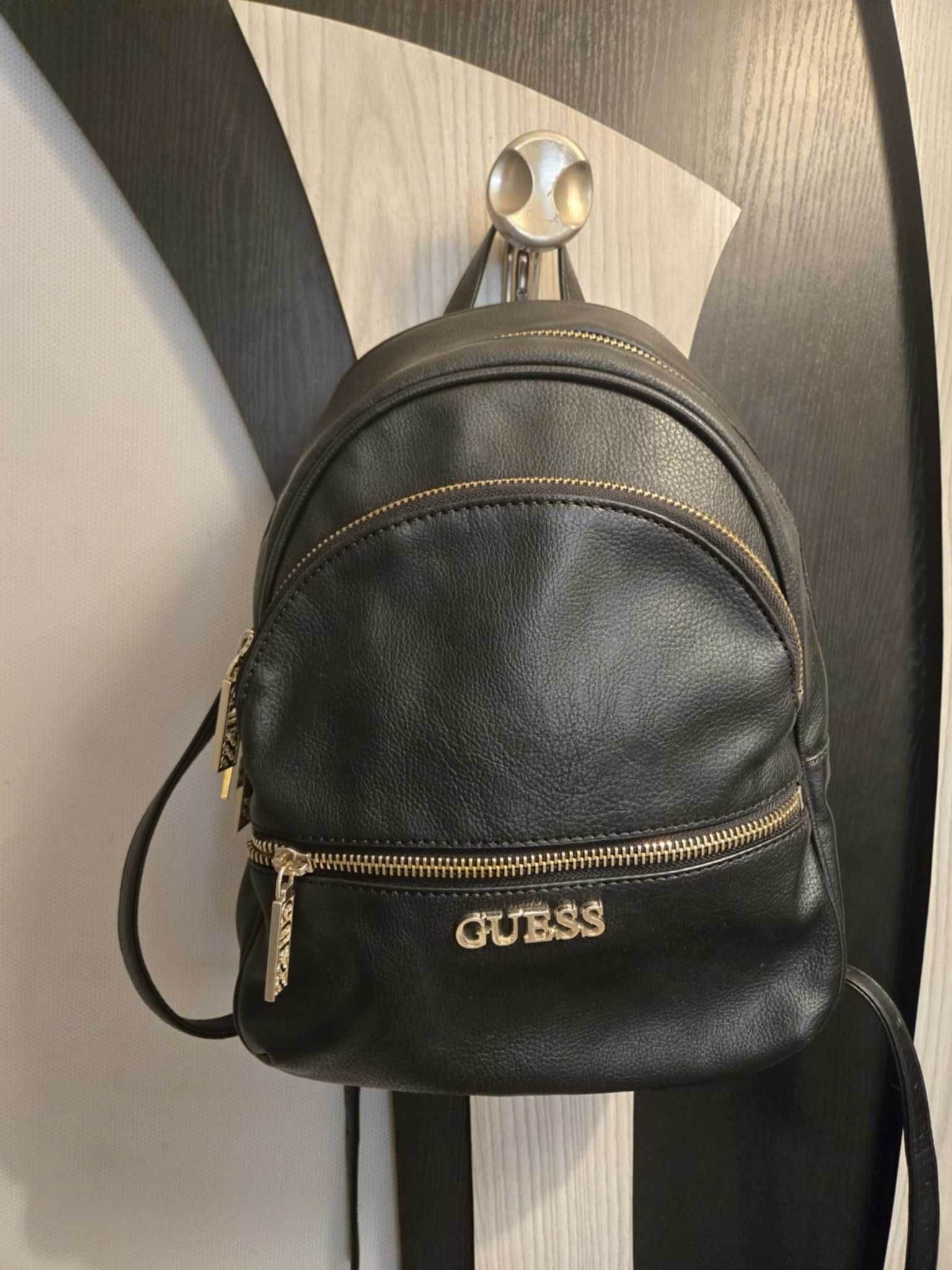 Дамска раница Guess