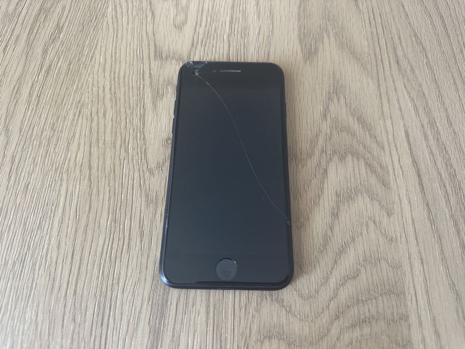 iPhone 7 черен 128гб