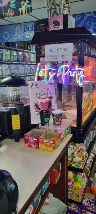 Aparat de făcut pop corn și dispenser ciocolată caldă