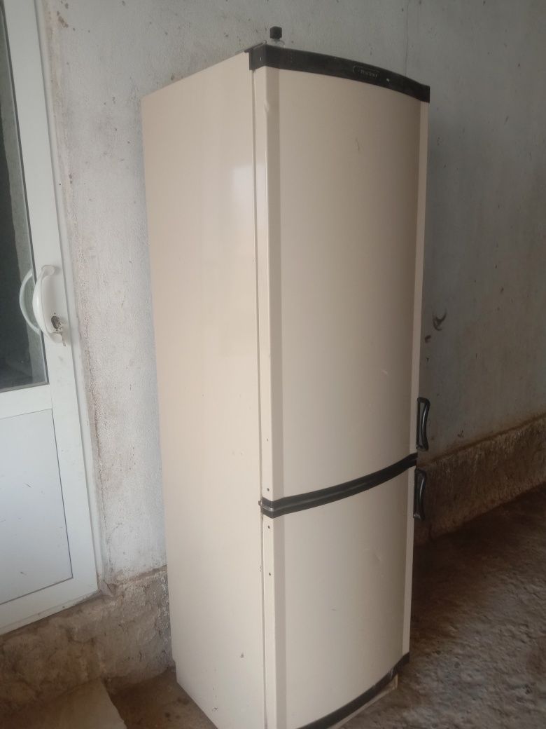 Холодилник Музлатгич