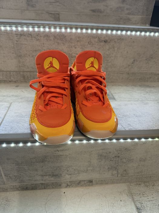 Vand adidasi Air Jordan nr.36.5 23 CM