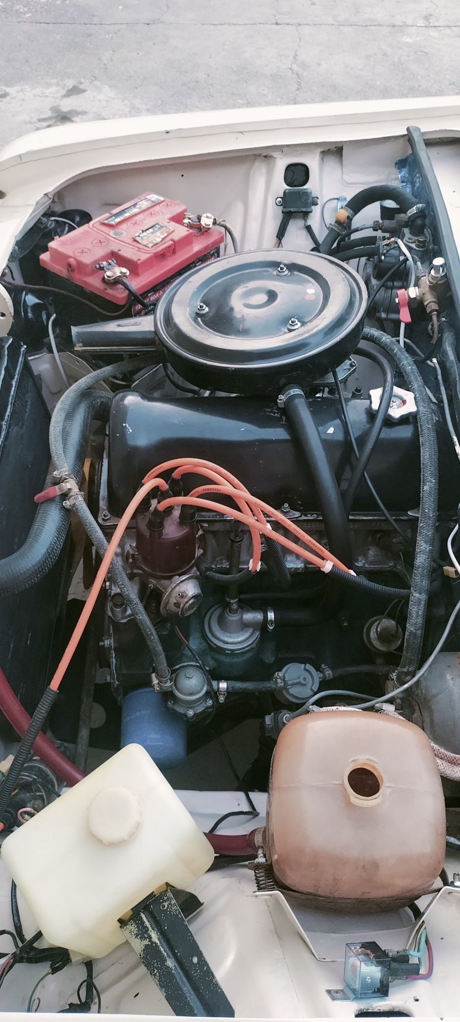 Vaz 2106 Sotiladi.Holati Alo.Mashena Faqat Ozroq Zadnimosda Ovoz Bor.