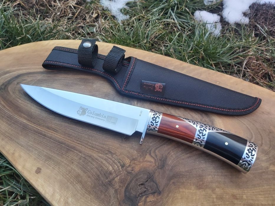 Масивен ловен нож Columbia с полутвърда текстилна кания