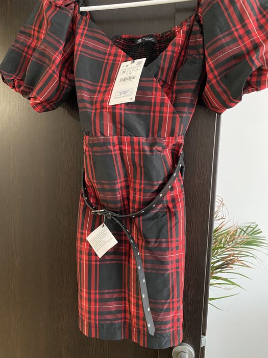 Rochie  zi scurta Zara carouri rosu/negru, noua cu eticheta