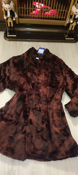 Blanita artificială noua, cu eticheta, trei sferturi, burgund-grena