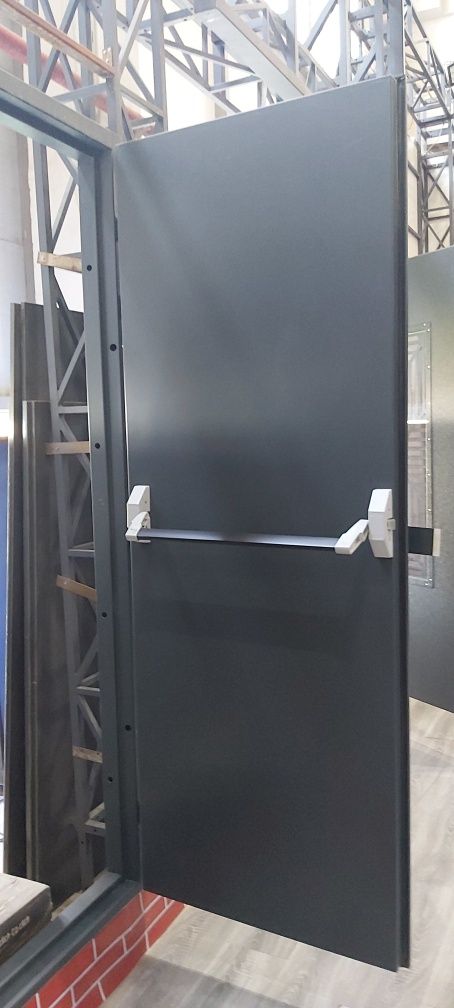 Металлическая противопожарная дверь EI-60 с сертификатом