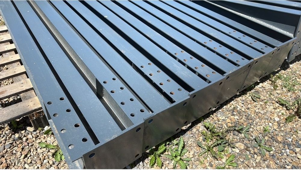 Vand profile metalice pentru construirea hale