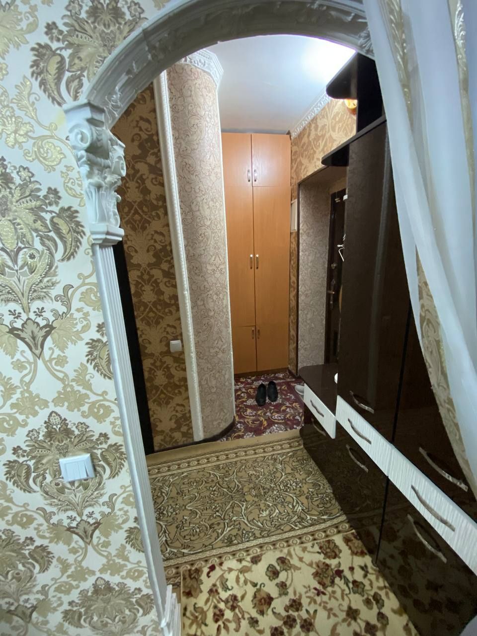 АРЕНДА!  Госпитальный  Ойбек   .1в2/ 3/ 5/. ( мебель + техника )