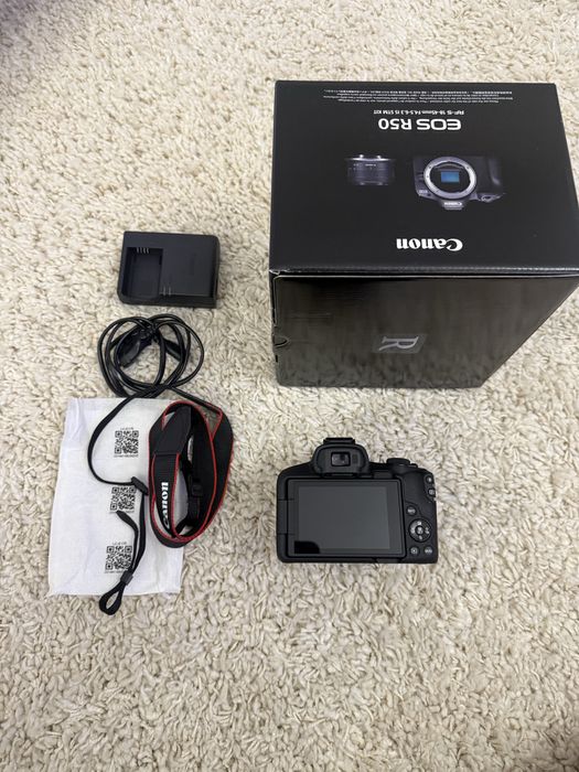 foto Canon R50 cu obiectiv este nou cu garantie 2 ani