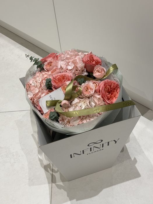 Продам красивый букет цветов. 7000 тг