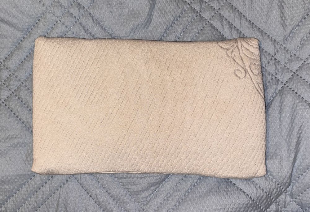 Детска/ бебешка възглавница - мемори пяна