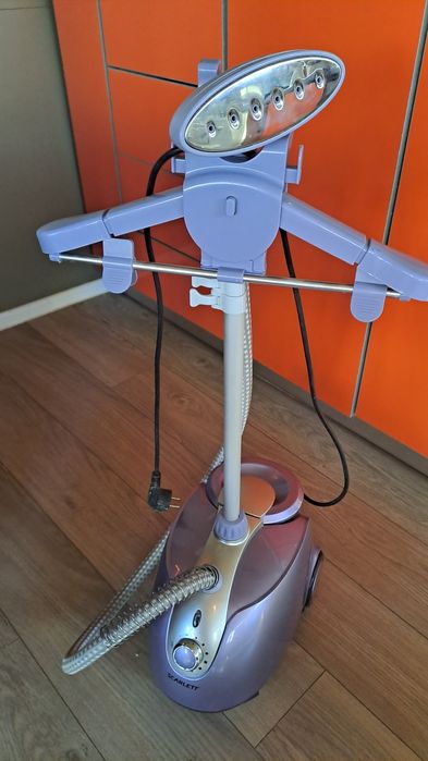 Aparat de calcat cu abur