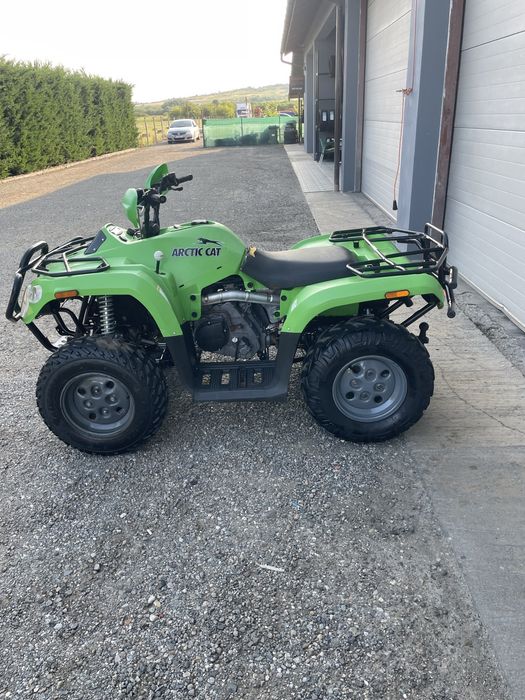 Atv Artic Cat 400 2x4 automat ( nu linhai cf moto tgb kymco )