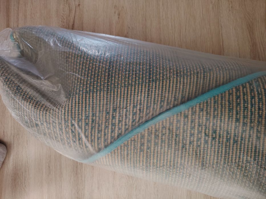 Продам ковер бирюзового цвета!