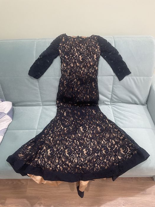 Продам красивое кружевное платье