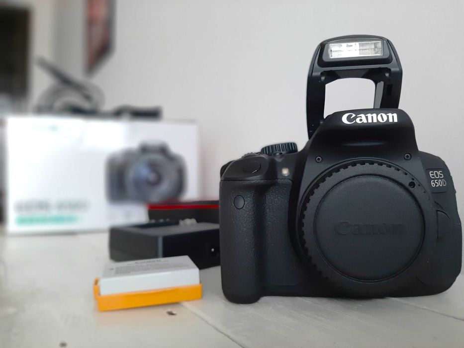 фотоапарат Canon EOS 650D