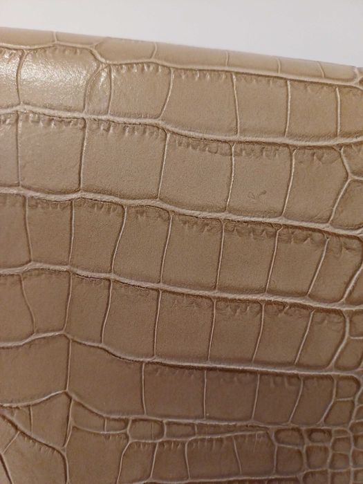 Малка дамска чанта от естествена кожа