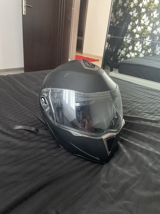 Vand casca neagra de motor,enduro etc.