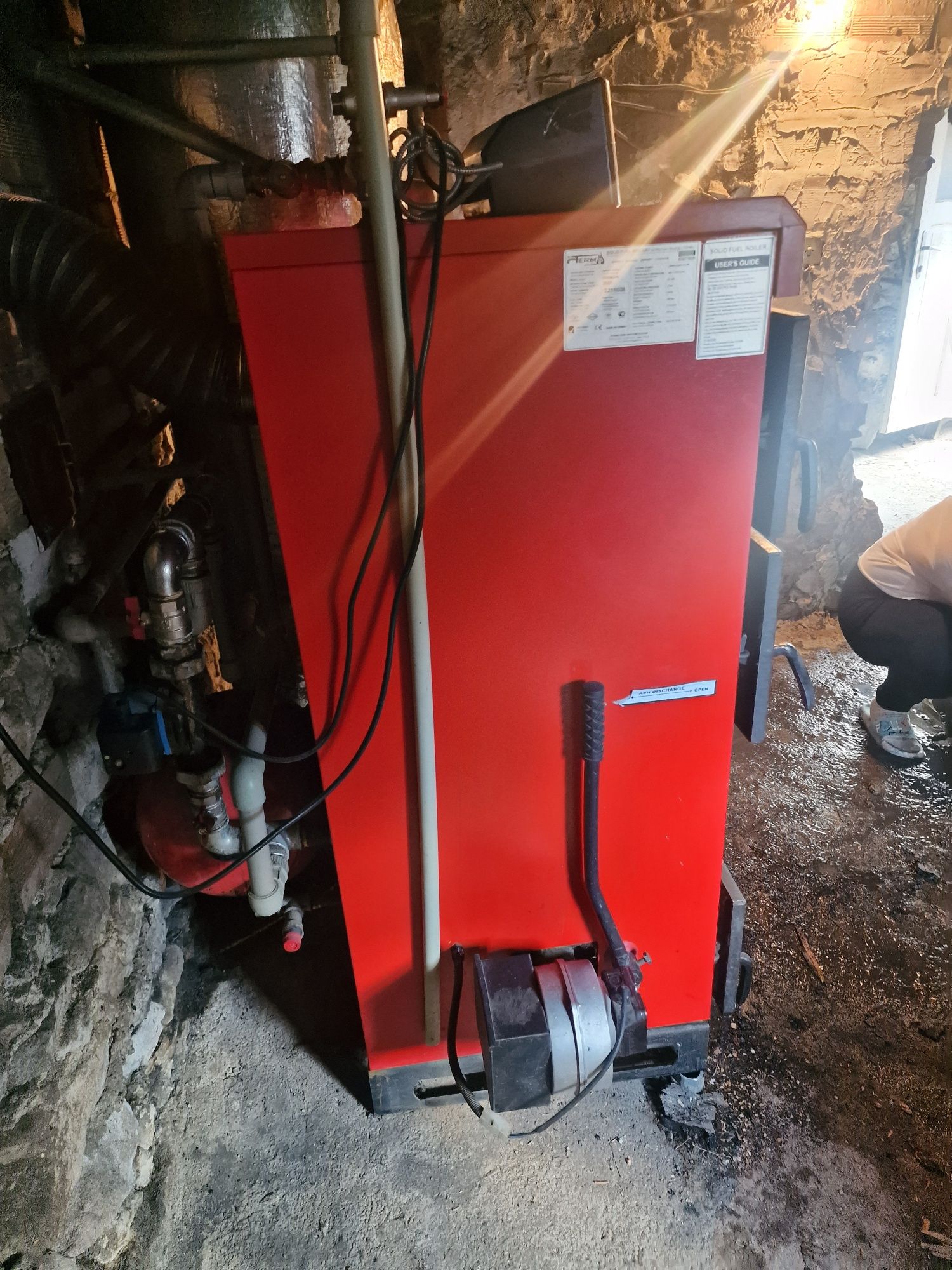 Комбиниран котел на дърва и пелети 53 kW уборудван напълно