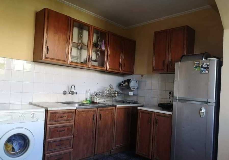 Дава се под наем Двустаен апартамент в Бургас, Изгрев - 76 кв.м за 205 € - Снимка #2