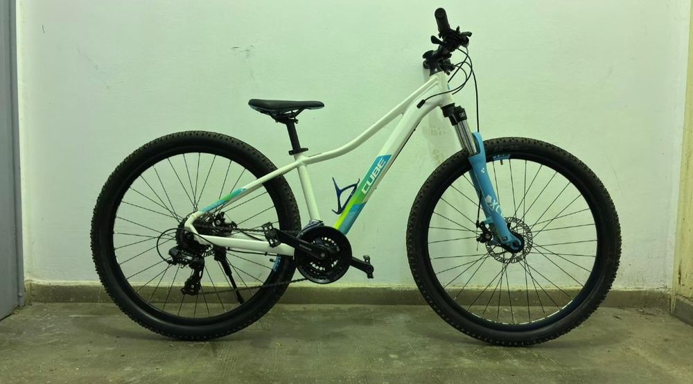 Vând bicicleta dama CUBE