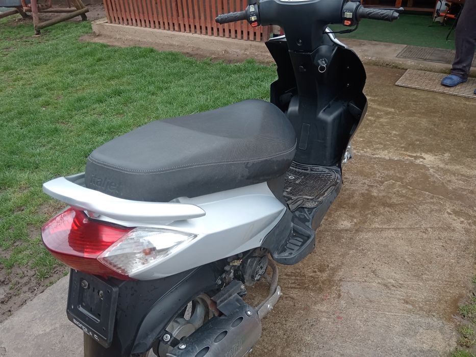 Vând scuter Italjet 50cc