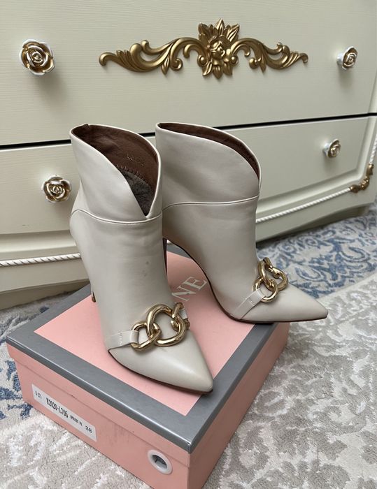 Продам сапоги ботильоны женские