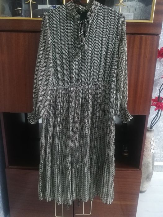 Платья женские повседневные