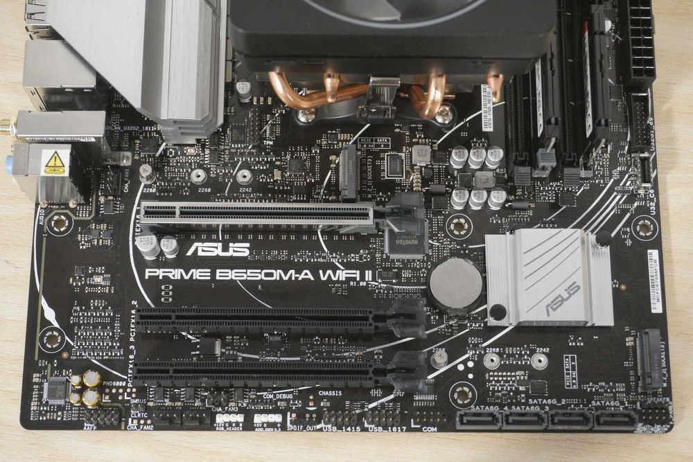 AM5: Asus B650m Wi-Fi + Ryzen 7500F + 16GB DDR5 RAM + AMD Wraith Prism